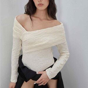 Off-Shoulder Cream Textured Longsleeve Bodysuit Size XS